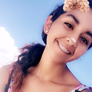 Meet your Posher, Abigail